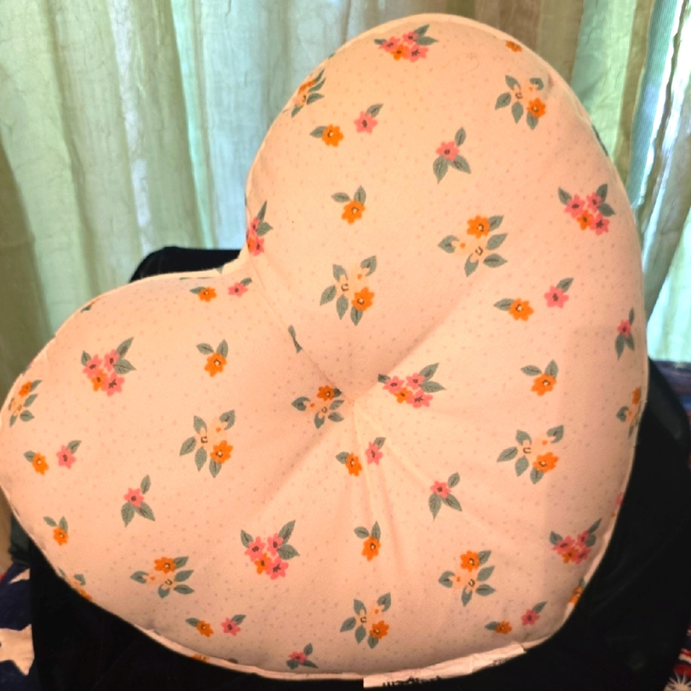 New Pillowfort Pink White Green Floral Heart-shaped Pillow 12x11 2 Sided